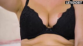 sapphire astrea meets her new roommate