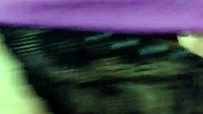 Novinha de 18 sentando na pica!