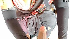 J'ai maté un porno, excité j'ai baisé ma tante chaude en desi, nichons qui sautent