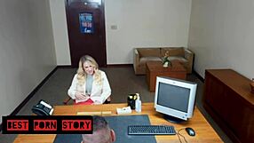 Direktor trdo pofuka mačeho na sestanku staršev v pisarni