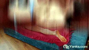 Yanks milf leah orgasming solo?