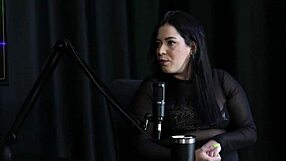 tem 128cm de bunda 😍 bissexual mas nem toda mulher lhe atrai e seu gosto de homem é que tenha pau grande - pri melancia sheer red