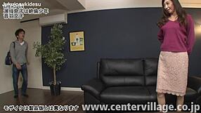 Fumiko Otowa milf madura com creampie e esguicho explosivo na buceta