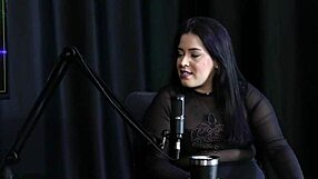 tem 128cm de bunda 😍 bissexual mas nem toda mulher lhe atrai e seu gosto de homem é que tenha pau grande - pri melancia sheer red