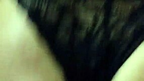 Novinha de 18 sentando na pica!