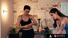 At an all-girl massage, hot masseuses Olive Glass and Evelyn Claire skillfully pamper their client’s wet pussy.