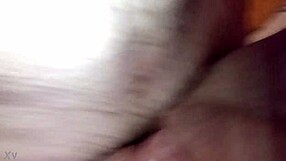 Trans žena u intenzivnom užitku od analnog jebanja u dupe