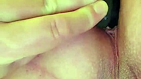 Amateur Gets Sodomized with Anal Plug in Amateur Assfucking
