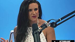 Wow, check how Penny Barber orgasms solo in full scene! 😍