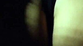 Novinha de 18 sentando na pica!