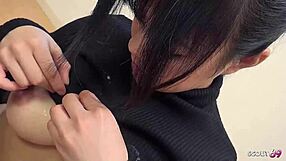 Hej, hočeš videti moj prvi blowbang z facialom neurejen?