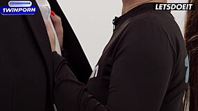 Amirah Adara chevauche beau-frère yeux bandés !