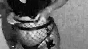 Hotwife dançando no halloween doces ou travessuras