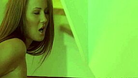 gadis jerit, isi memek ketat ku dildo!