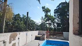 Woman Flashes Bricklayer Leading To His Masturbation And Cumshot