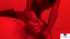 eu dando aquela chupada e punhetando gostoso