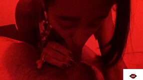 eu dando aquela chupada e punhetando gostoso