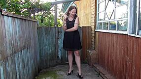 curvy milf smokes and pees outdoors in amateur fetish