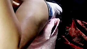 maldito, aprovecha de mi inocencia y entra en mi habitación