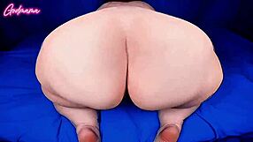 Shaking and Spreading All That Fat Loose Booty Mama Wants to Pussy Fart on Your Dick