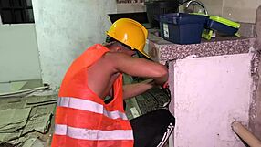 Builder drills Colombian boss with huge tits outdoors