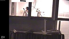 S Saem De Festa Discretamente Mas Sao Descobertos Fodendo Na Varanda Da Cobertura