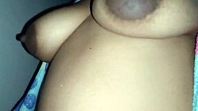 Kayaknya hari ini gue akhirnya bisa ngentot dia? Nerd montok celana dalam nunggu!