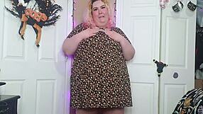 Desperate bbw masturbates in sun dress