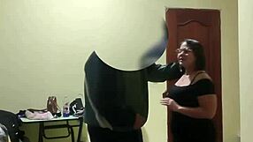 Sirvienta Follada Duro por Joven en Sexo Anal Salvaje