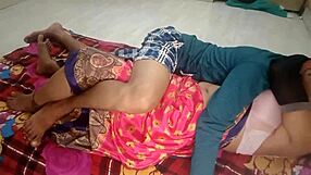 चुदाई के लिए टडप रही पडोसन कि डाॅगी स्टाईल चुदाई एक रात के लिए पडोसन ने बनाया पती