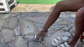 Young Bride's Beach Fuck Videos Leaked After Losing Phone?