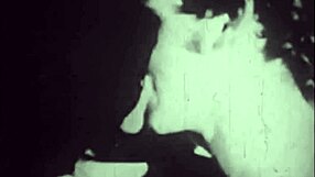 Dark Lantern razkriva vintage peepshow erotična priznanja