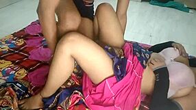 चुदाई के लिए टडप रही पडोसन कि डाॅगी स्टाईल चुदाई एक रात के लिए पडोसन ने बनाया पती