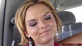 Daisy convinces Cassie for an afternoon of muff diving fun 😏