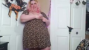 Desperate bbw masturbates in sun dress