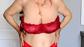 Hot Mature Pussy Close Up