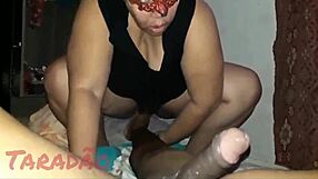 Hey, quer ver essa puta leiteira socando?