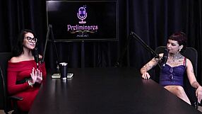 Wanna see Annie Clementine’s best preliminares moments with Bia Hot?