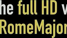 Seksi Kourtney Chase jaše Rome Major-a u cowgirl, puše njegov veliki crni kurac i svlači se.