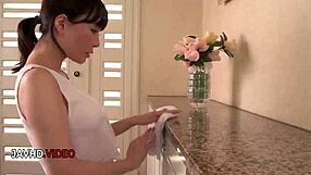 Sakra! Sádavé kouření Kotone Kuroki z JAV je čistý oheň