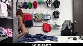 Pegawai pencegah rugi jumpa barang curi Scarlett Mae doggy cowgirl submission