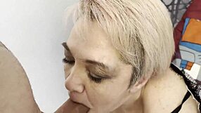 i'm a mature woman who enjoys sucking young men's dicks