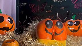 Remaja Kena Double Creampie Hebat di Kebun Labu