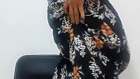 woman dancing showing ass and tits!