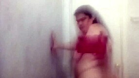 My fat girlfriend Tonya shows off her big ass!