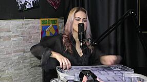 Loira Shows How to Master Anal Sex with Blowjob Demo