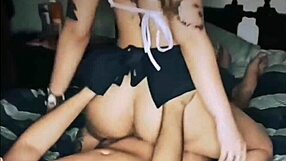 What makes this blonde novinha moan loudly on the dick?