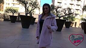 Lylou Brunette Perverse A Droit � Deux Mecs