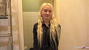 德国星探抓住瘦弱金发Daruma Rai进行粗暴试镜