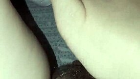 มิลฟ์คนนี้มีหีขนและเปิดกว้าง